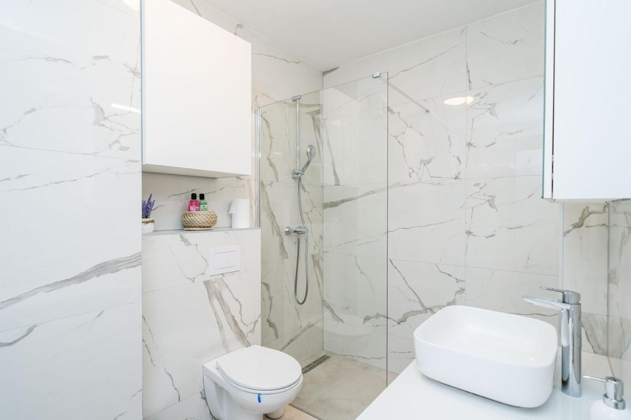 Apartment Nava - New And Spacious Gem - Free Parking Дубровник Екстериор снимка