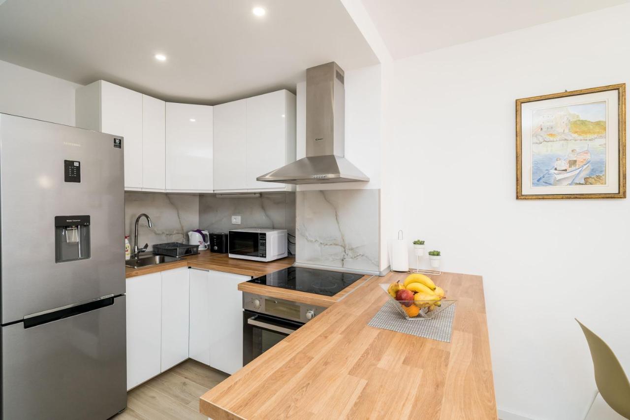 Apartment Nava - New And Spacious Gem - Free Parking Дубровник Екстериор снимка