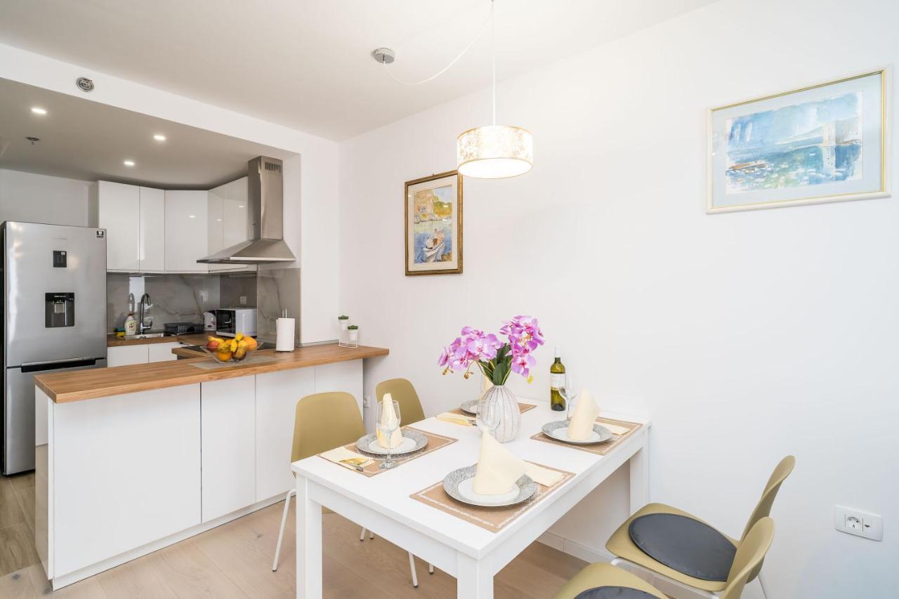 Apartment Nava - New And Spacious Gem - Free Parking Дубровник Екстериор снимка