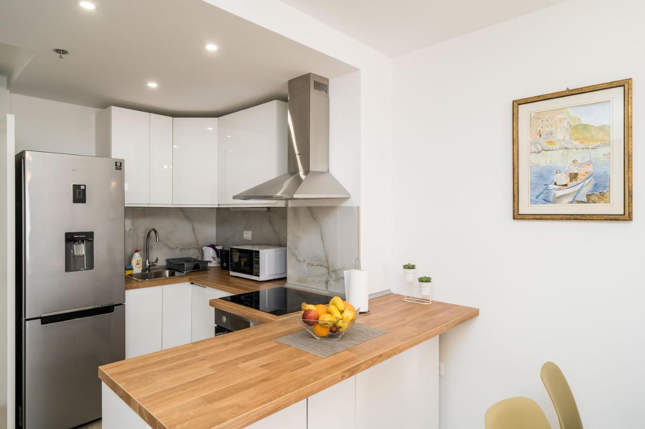 Apartment Nava - New And Spacious Gem - Free Parking Дубровник Екстериор снимка