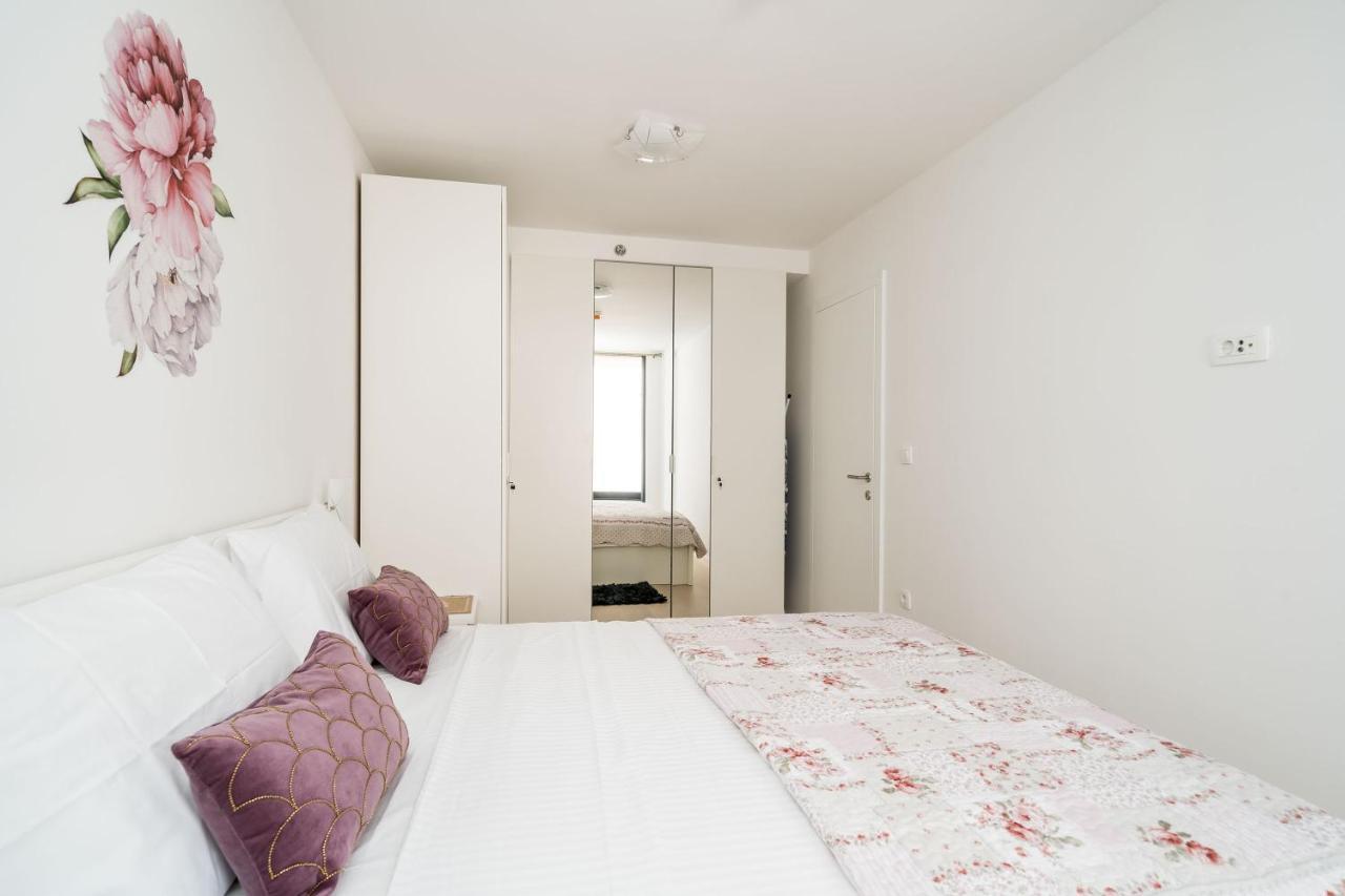 Apartment Nava - New And Spacious Gem - Free Parking Дубровник Екстериор снимка