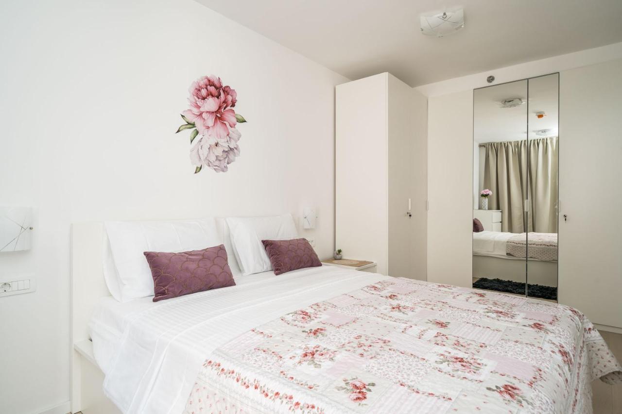 Apartment Nava - New And Spacious Gem - Free Parking Дубровник Екстериор снимка